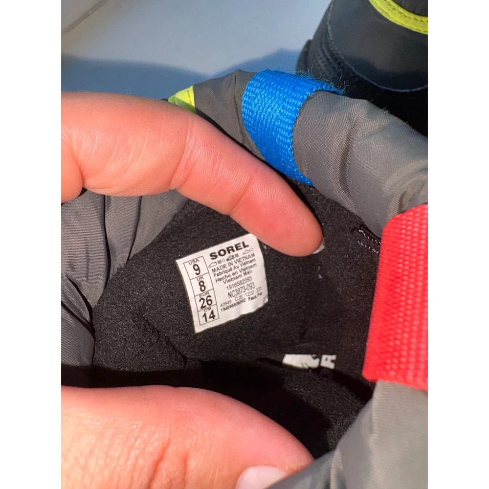 Sorel Whitney II Puffy Mid Snow Boots Waterproof Insulated Kids Black Multi